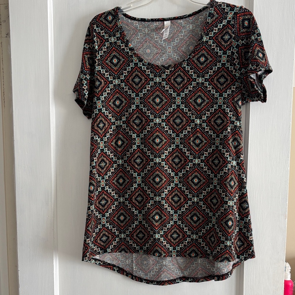 LuLaRoe Black and Red Geometric Short Sleeve Top